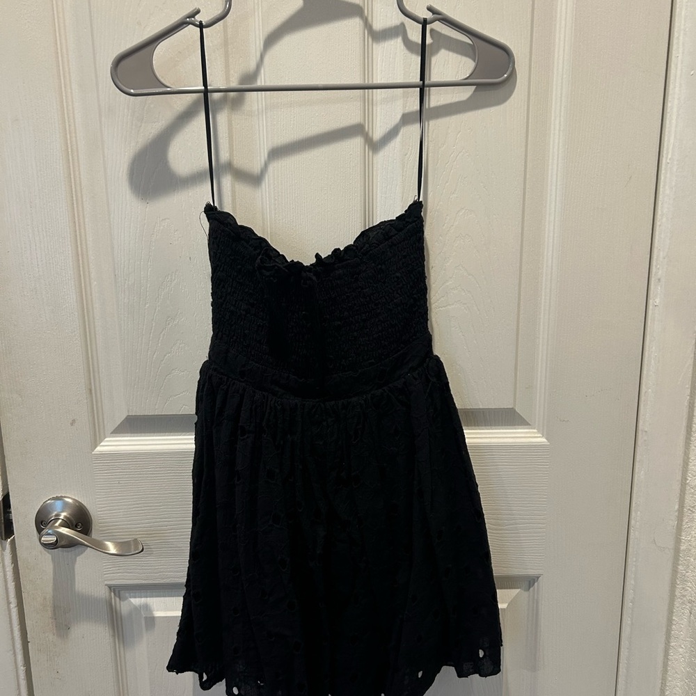 Black flowey dress !!